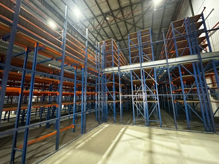 Heavy duty pallet racking installation for growing warehouse